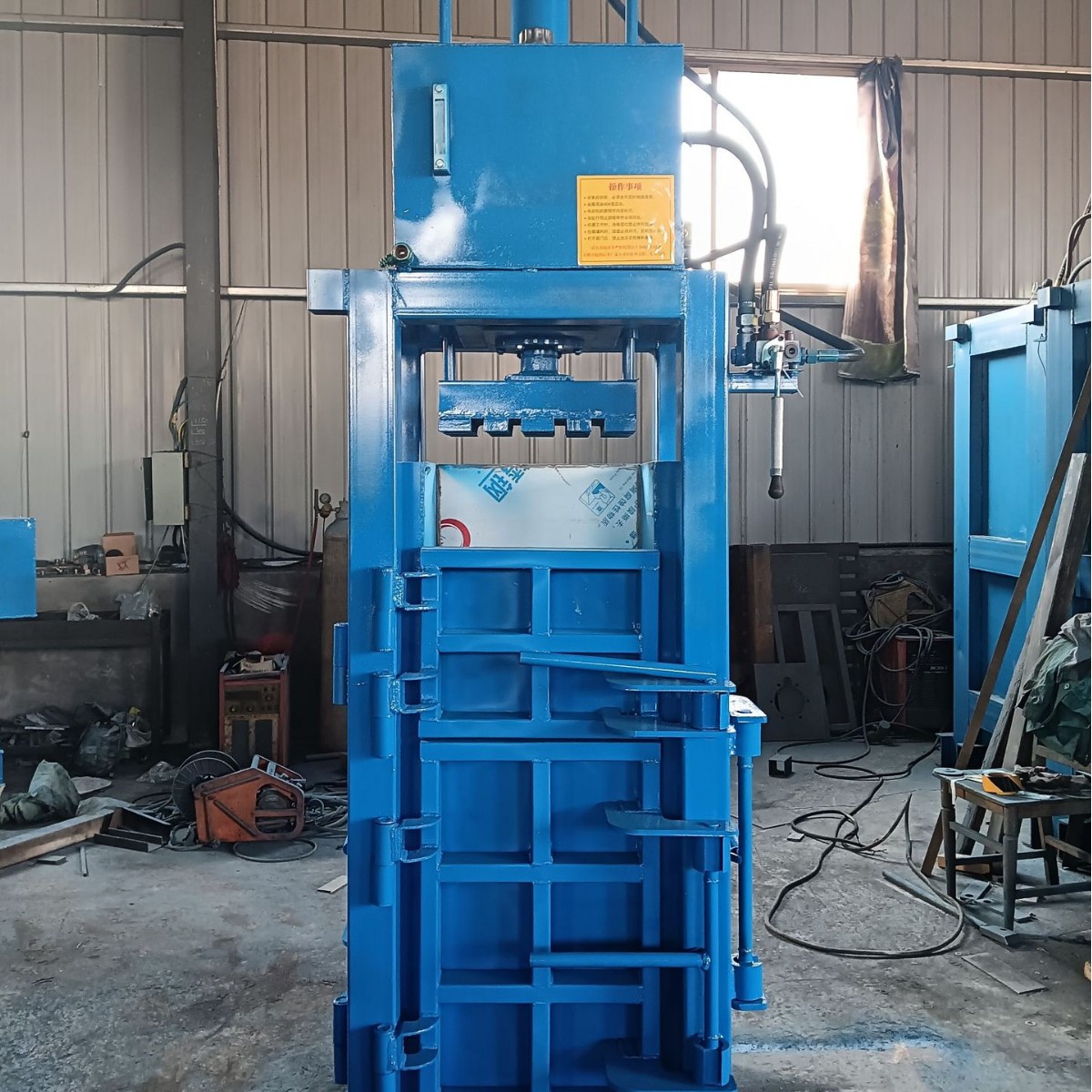 Four-door hydraulic packer bagging compression packer used clothes yoga clothes compression packer