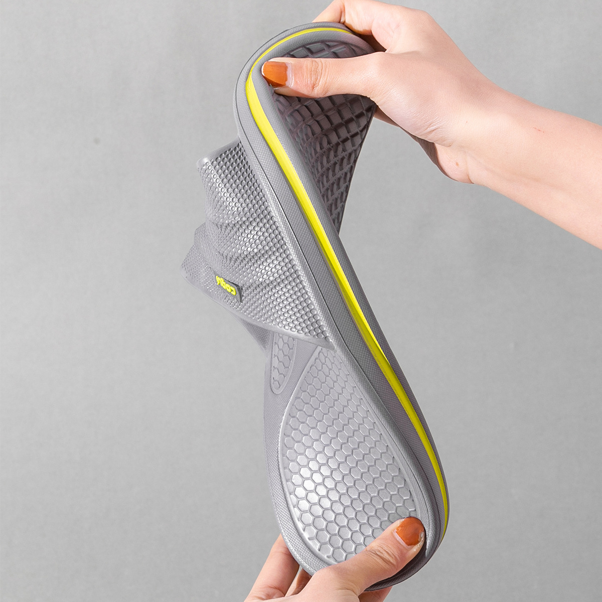 Cool Manufacturer Men and Women Couple Eva Slippers for Home Use Summer Hotel Bathroom Slippers Non-Slip Wholesale Indoor Slippers