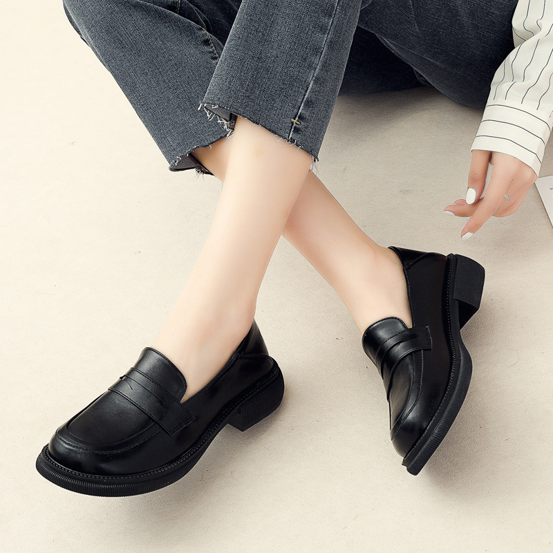2025 New Spring and Autumn Black Retro British Style Loafers Women's Single Shoes Soft Sole Slip-On Small Leather Shoes