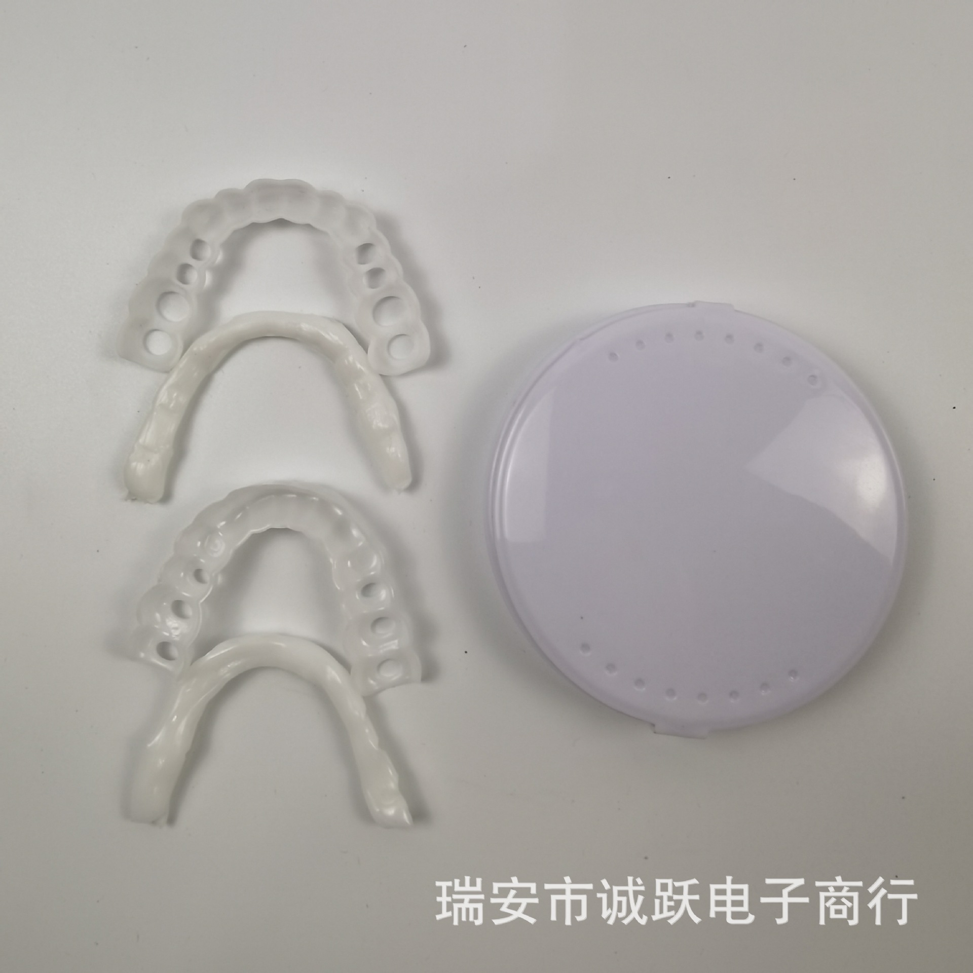 Simulation braces upper teeth lower teeth 2023 bottled particles hole-free simulation braces whitening denture cover manufacturer