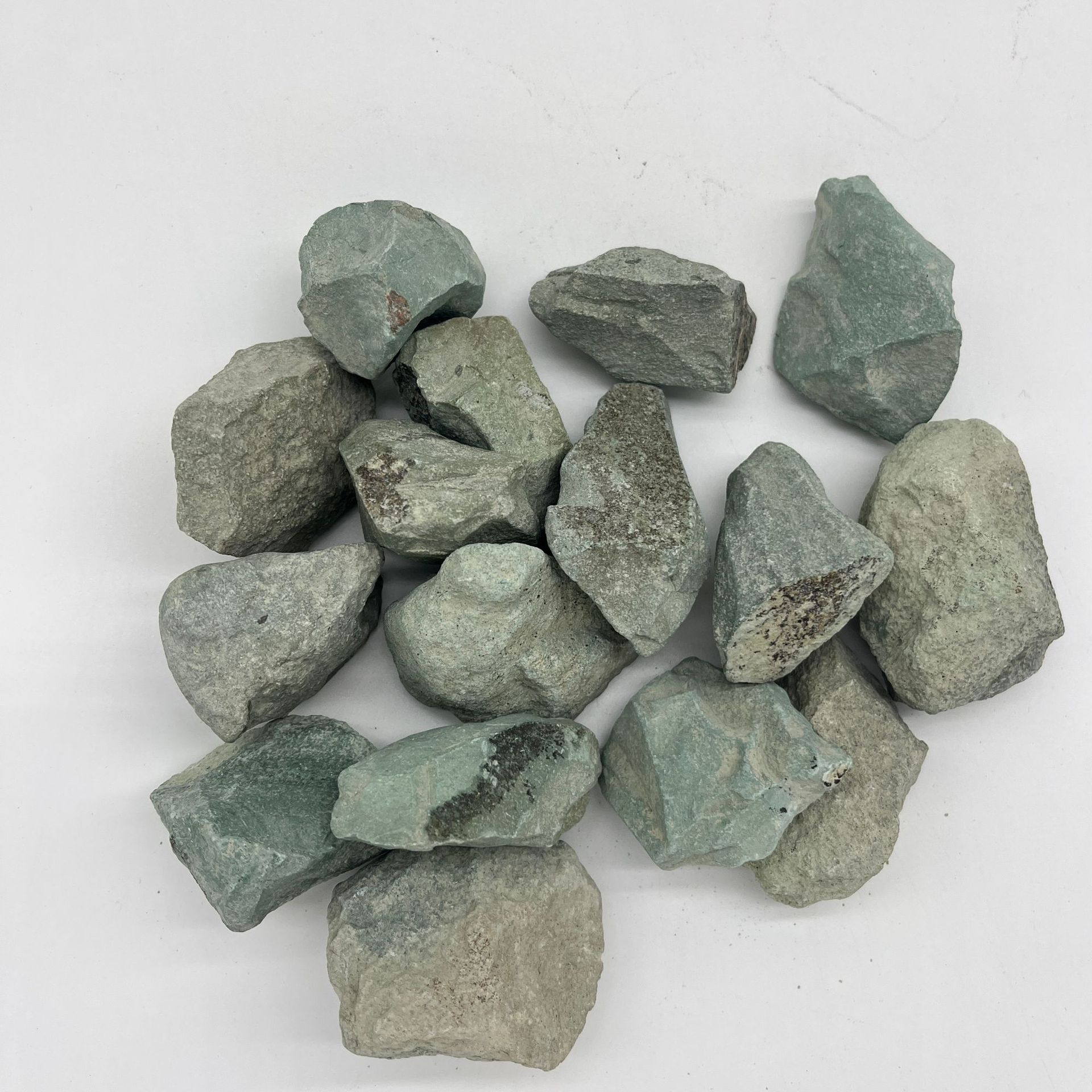 Factory Wholesale Green Zeolite for Succulent Plant Cultivation, Surface Treatment, and Aquaculture Filtration with Sea Blue Zeolite