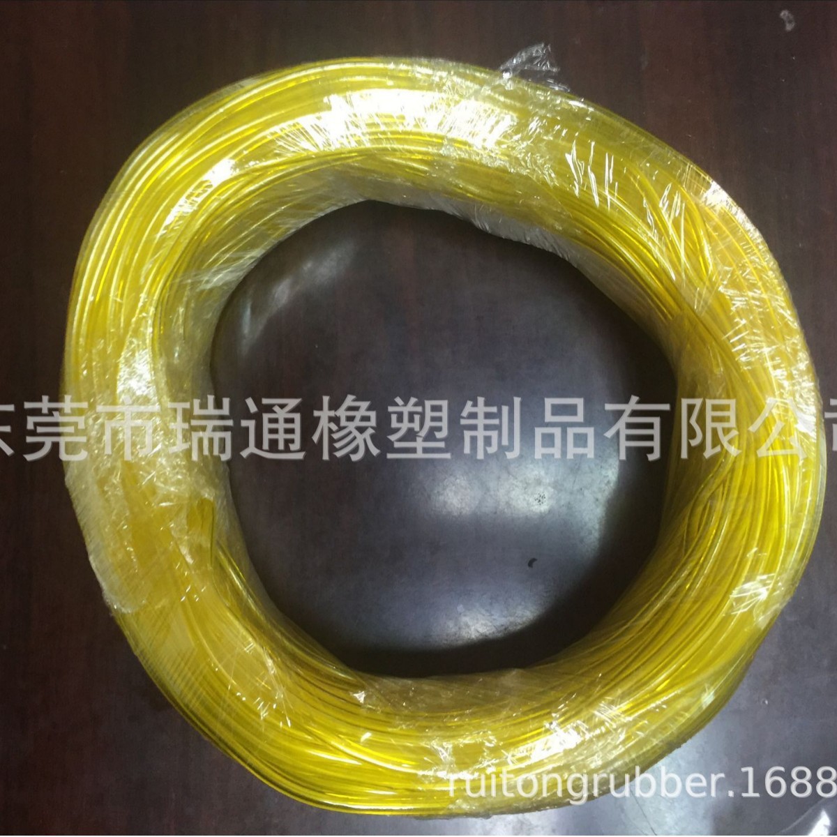 Knitting circular machine yellow oil pipe mower yellow oil pipe oil resistant acid and alkali resistant soft rubber pipe PVC modified material oil pipe