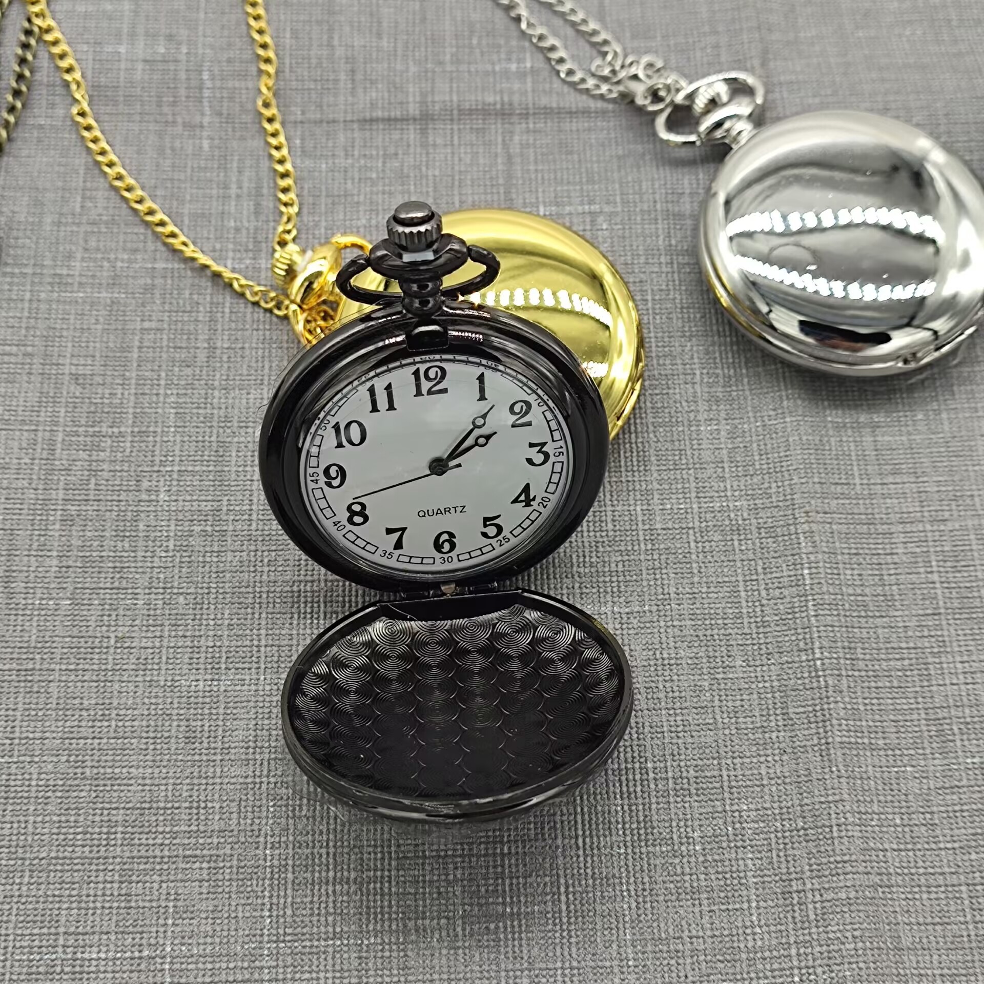 Pocket watch factory wholesale student elderly gift watch outdoor sports smooth quartz fog silver creative pocket