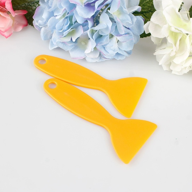Plastic Scraper for Removing Frost, Ice, and Adhesive from Glass, Cleaning Scraper for Car Windows and Interior Modification