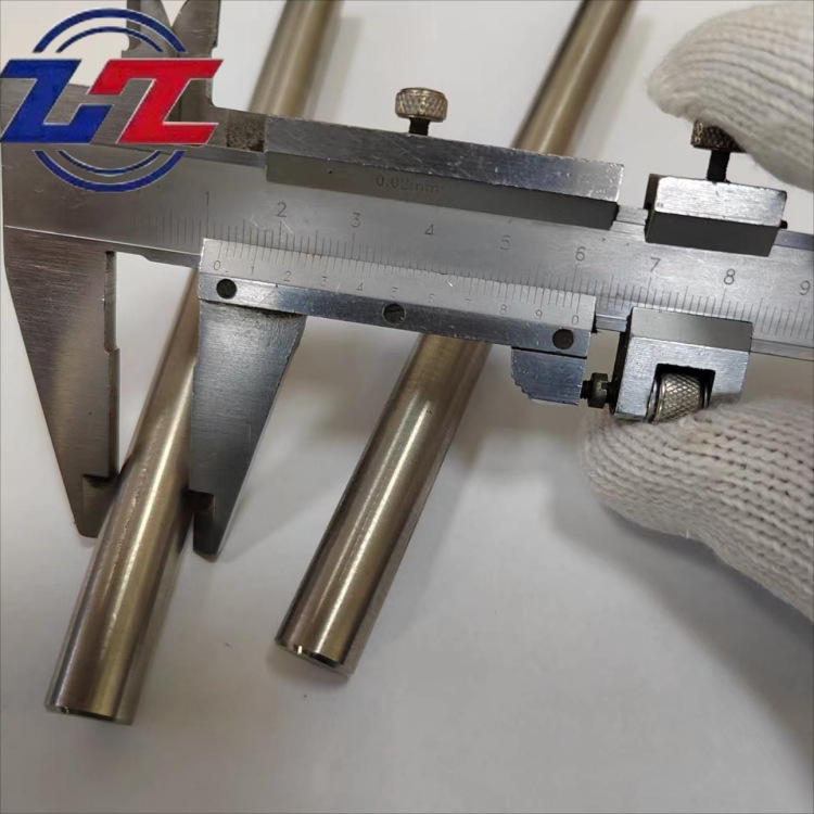 Manufacturers Supply Zirconium Rods Tantalum Rods Diameter 14Mm/15Mm/16Mm/17Mm/18Mm High Purity 99.95%