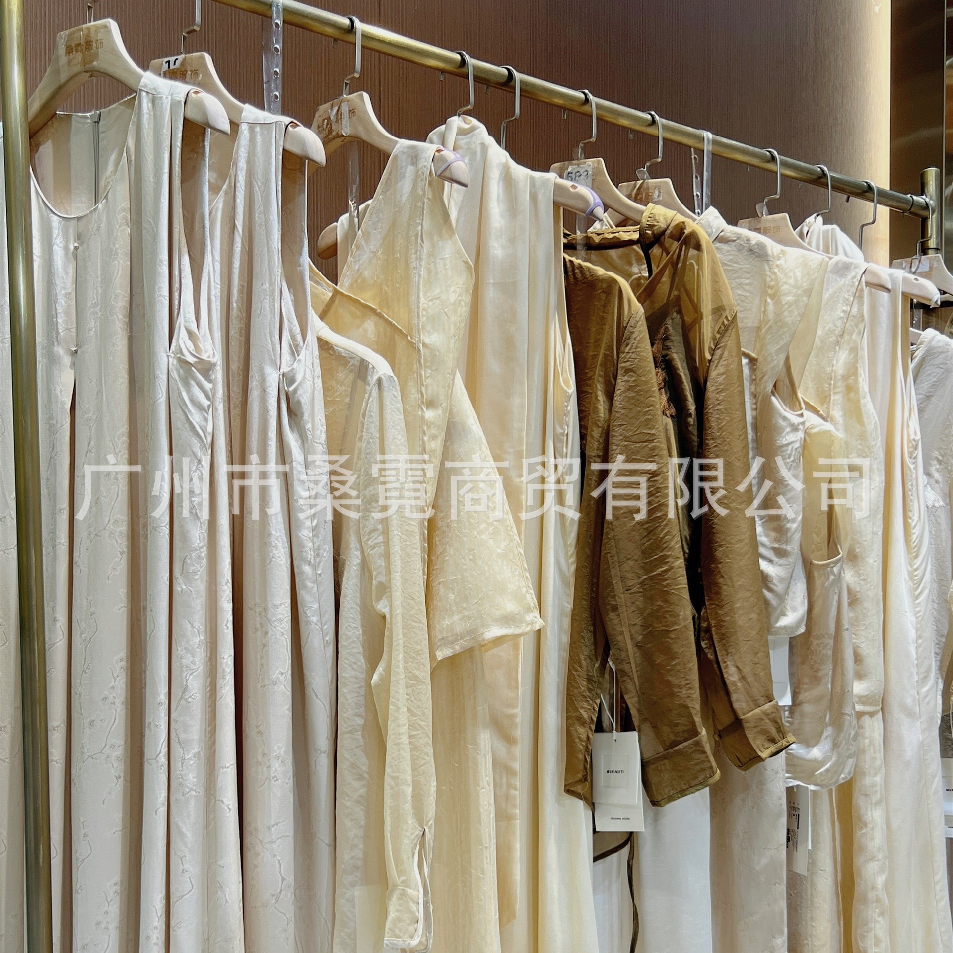 Qiaowenna Tail/Discount Women's Clothing Spring and Summer Wholesale Light Luxury Brand Mall Clearance Live Popular Supply Wholesale