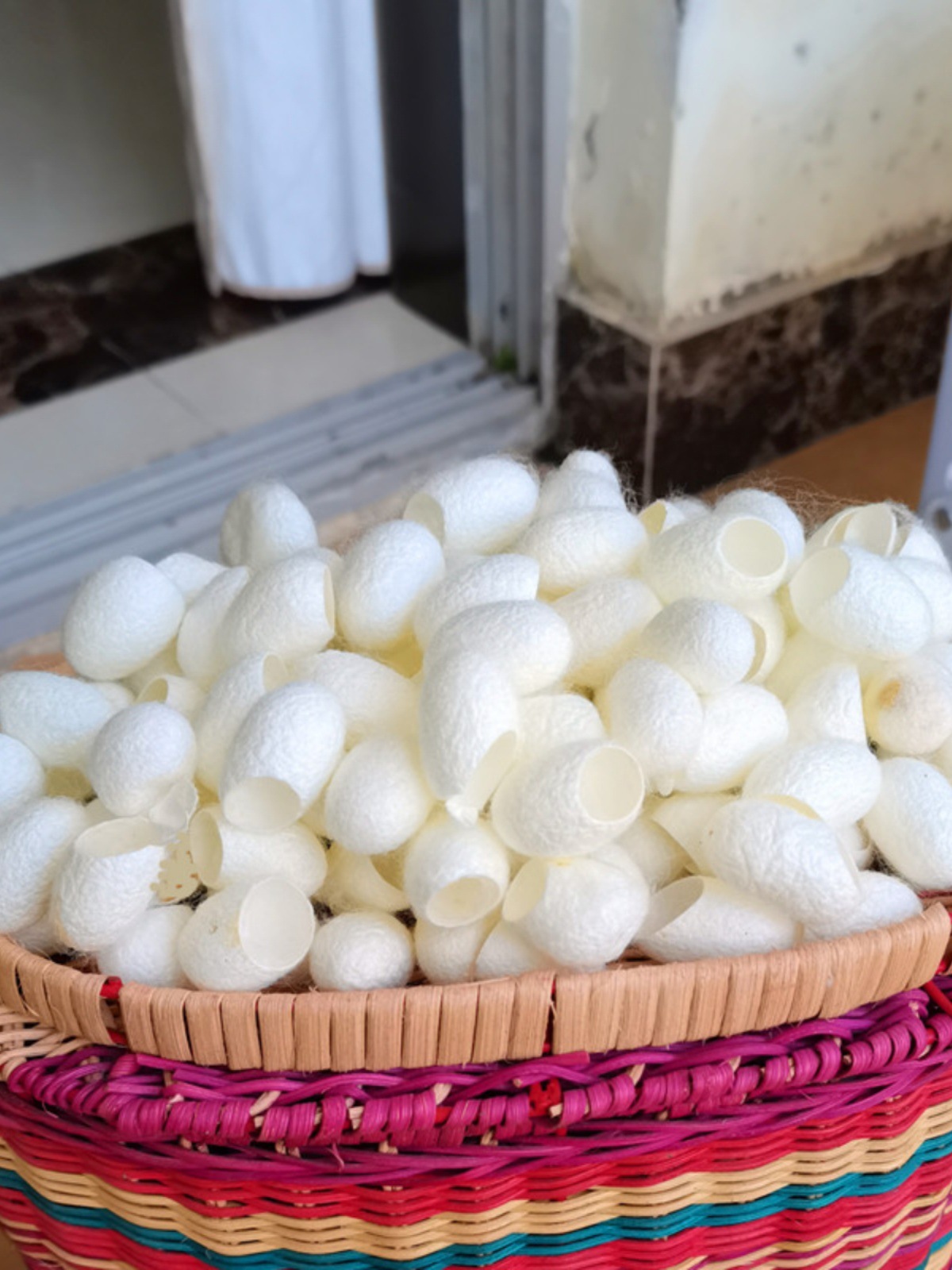 Silk Raw Material Cocoon Finger Cover Wash Face and Medicine Tea and Silk Cocoon Ball White Hand-made Soap Silk quilt