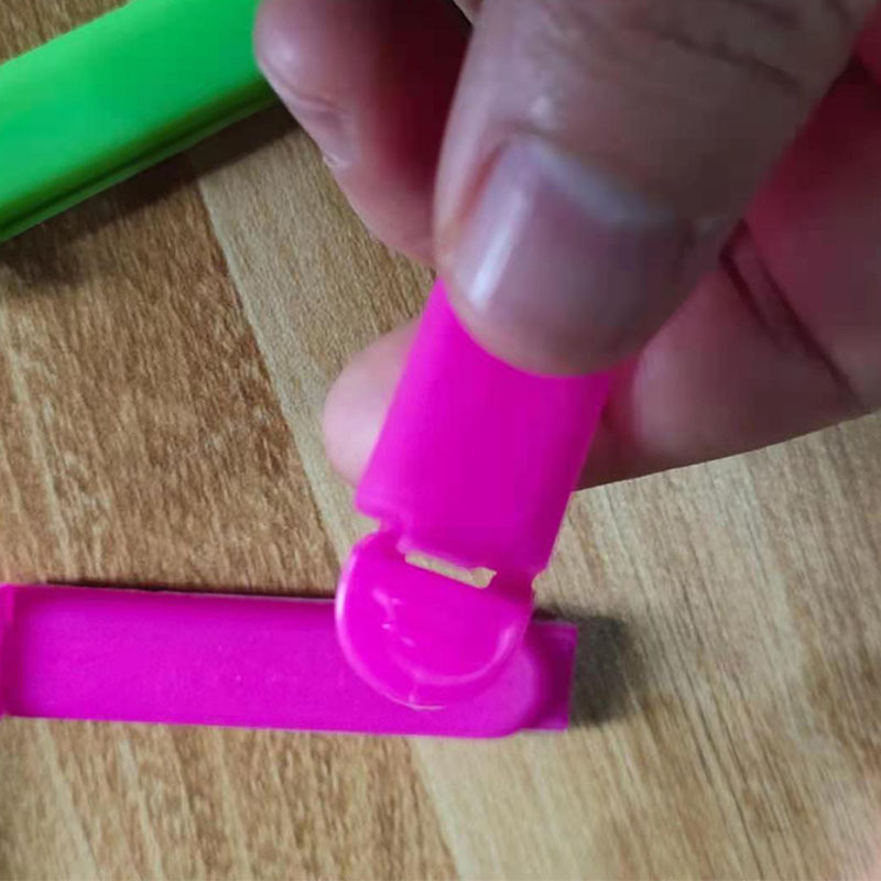 Household food sealing clip snack seasoning sealing clip milk powder tea plastic bag moisture-proof fresh-keeping plastic sealing clip