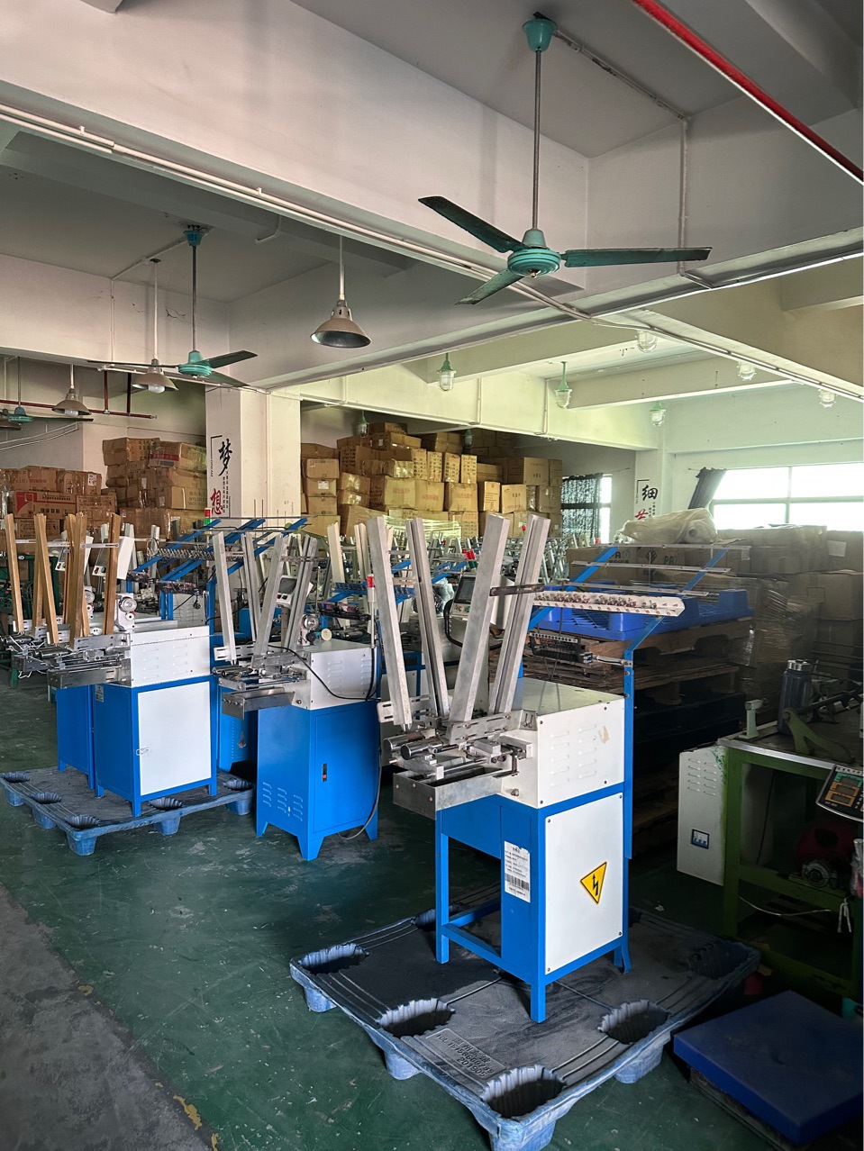 Henghui Weaving Machine, High-Speed Weaving Machine, Loom, Fully Automatic Meter-Counting Yarn Winding Machine, Winding Machine, Bobbin Making Machine