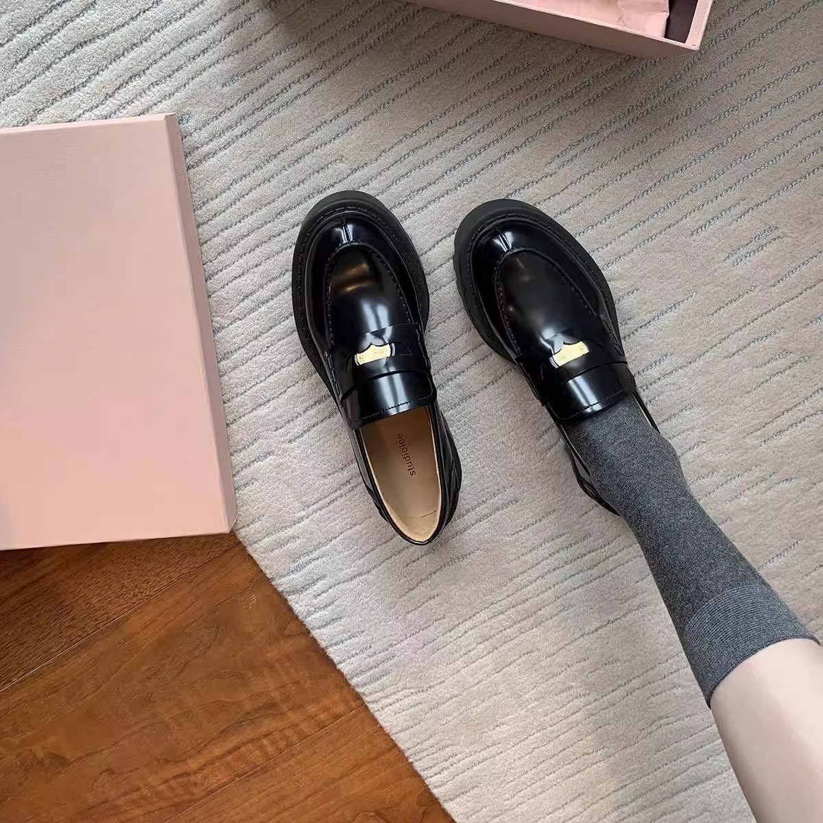 in stock Cowhide Small Gold Coin Pointed Round Head Thick Heel Slip-on Casual All-match Loafers Women's Thick-soled Small Leather Shoes