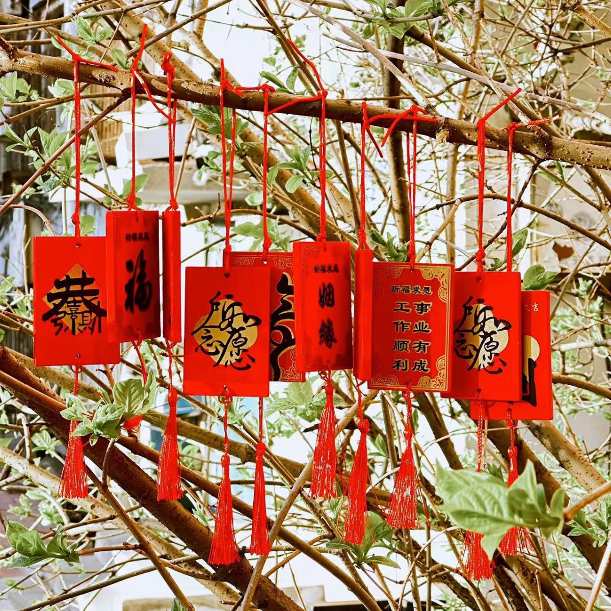 Оптовая продажа, сосновые ярлыки желаний для живописных мест, благословляющие ярлыки для храмов, деревянные красные ярлыки, настраиваемые с текстом "Мир"