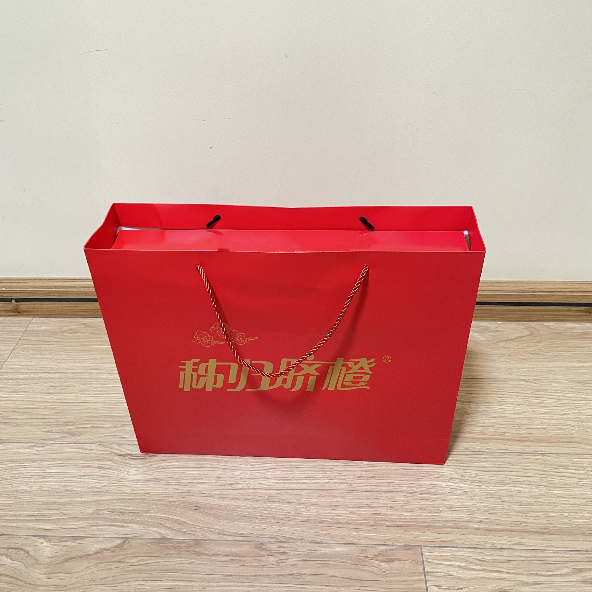 Orange Gift Box with Large Fruits for Gifting, Hand-Held Gift, Navel Oranges Wholesale, Seasonal Sweet Oranges, Juicy Fruits