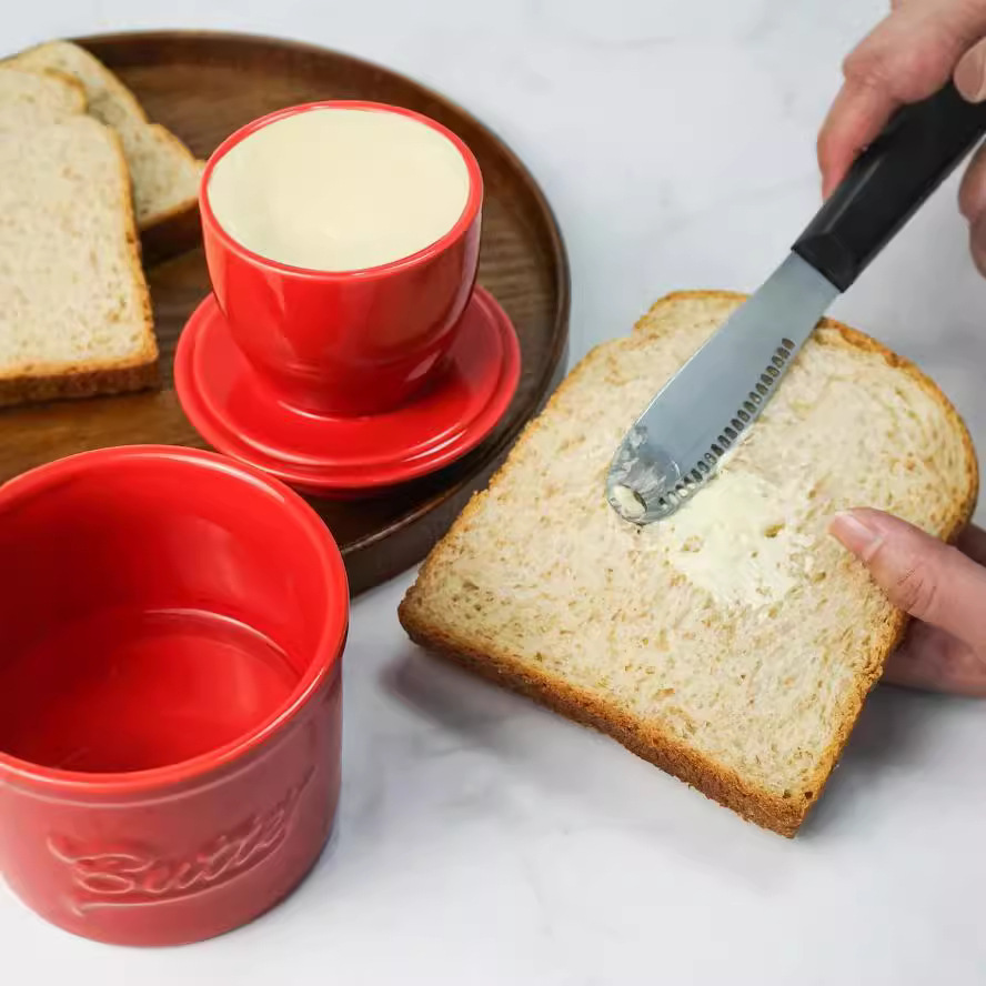 Amazon Hot Sale Ceramic Butter Tank with Lid Butter Storage Tank for Home Cheese Cheese Dish for Home