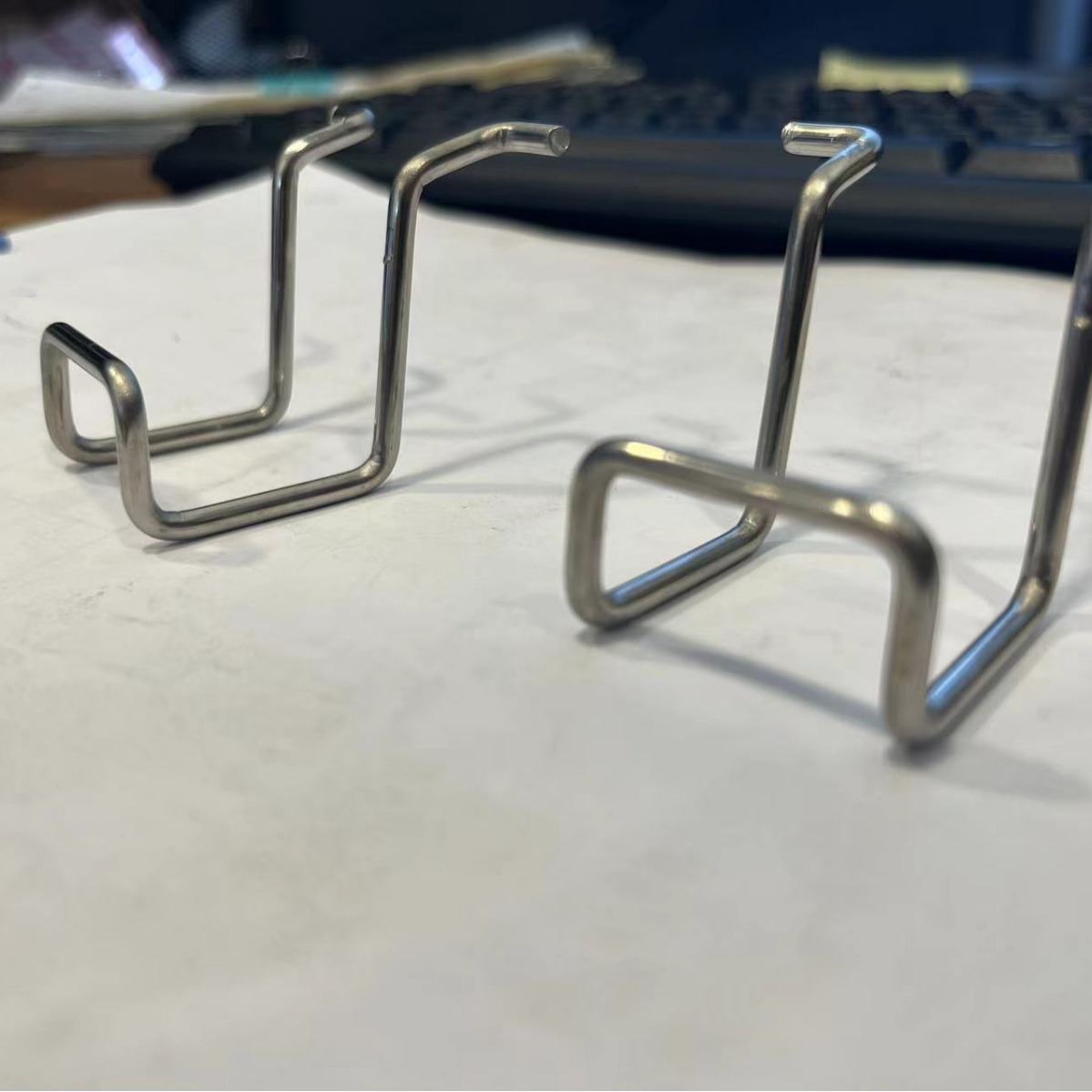 Оптовая продажа учебной книжной полки, крючка для рюкзака, многофункционального стола для учебной комнаты, регулируемого по высоте стола, современный и простой дизайн