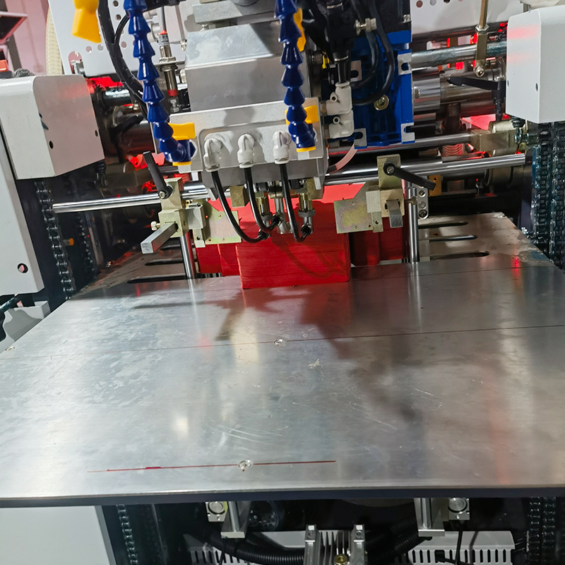 Manufacturer Supplies 350B Fully Servo High-Speed All-In-One Machine Gift Box Top and Bottom Cover Box Forming Fully Automatic Box Making Machine