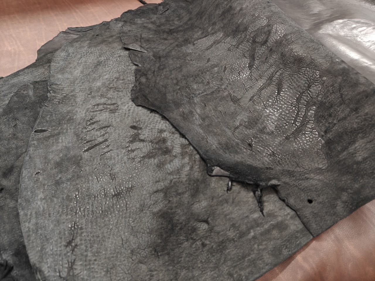 Vegetable-Tanned Horsehide Half-Cut with Horse Hip, Approximately 1.8mm, Soft Feel, Suitable for Clothing, Handbags, and Work Boots