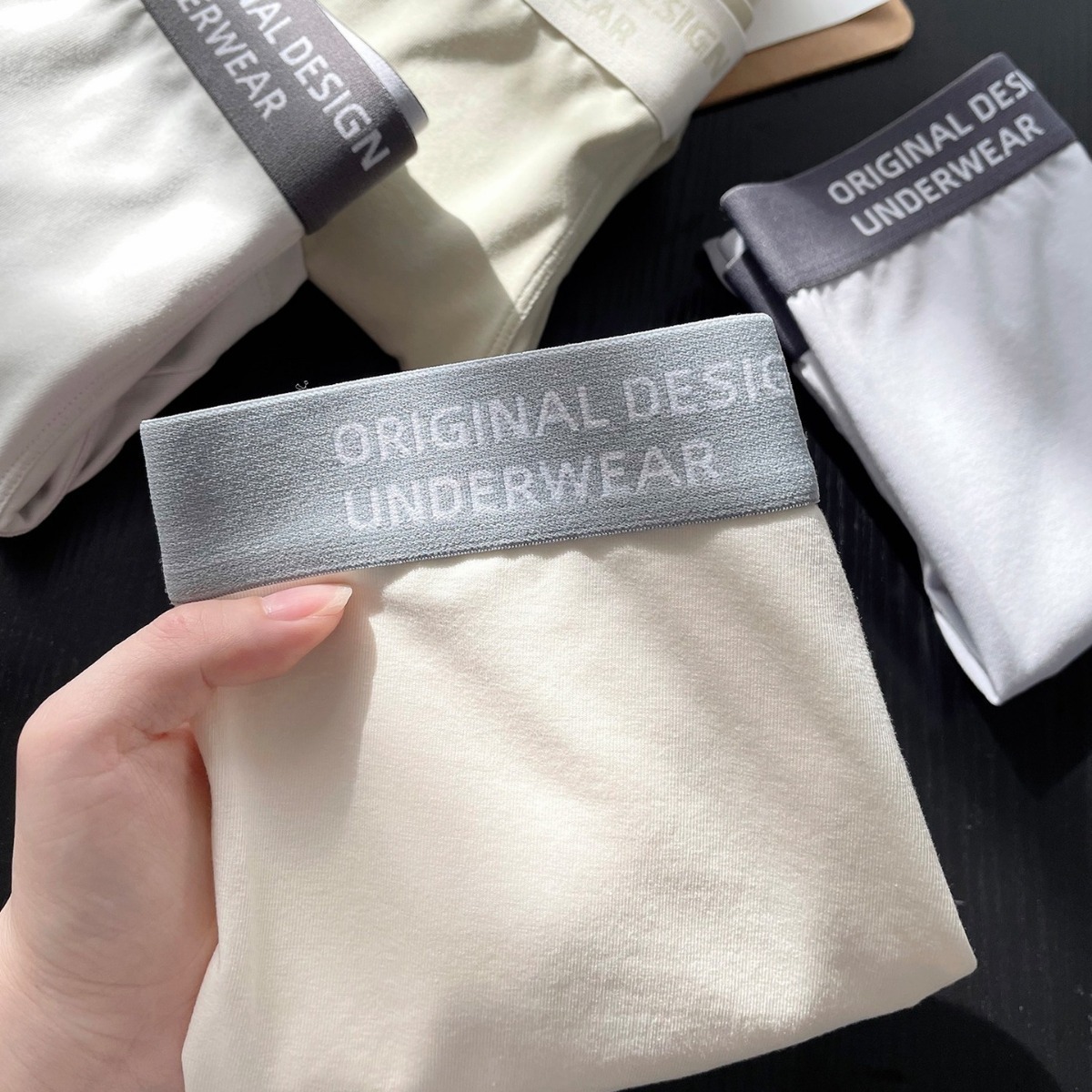 Simple, Comfortable and Skin-Friendly Boys' Seamless Loose Breathable Underwear Men's Summer Thin Boxer Briefs Wholesale