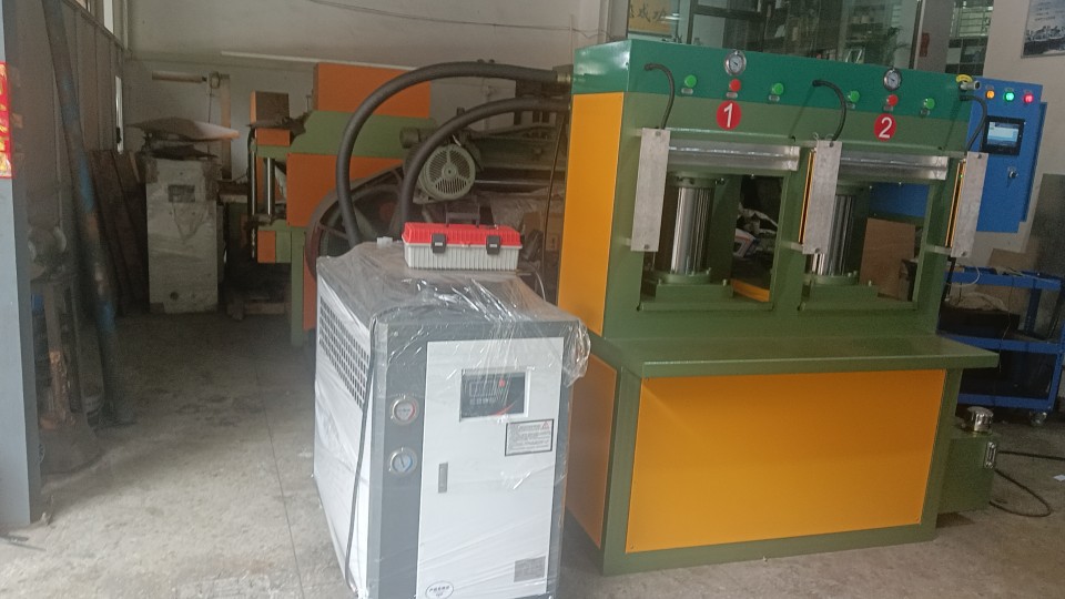 Cold-pressing insole forming machine Cold-pressing setting machine Two-cylinder cold-pressing insole forming machine Laboratory special equipment