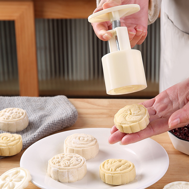 Mid-autumn moon cake mold hand pressure pastry mold diy production model ice cream green bean cake dessert moon cake grinding tool