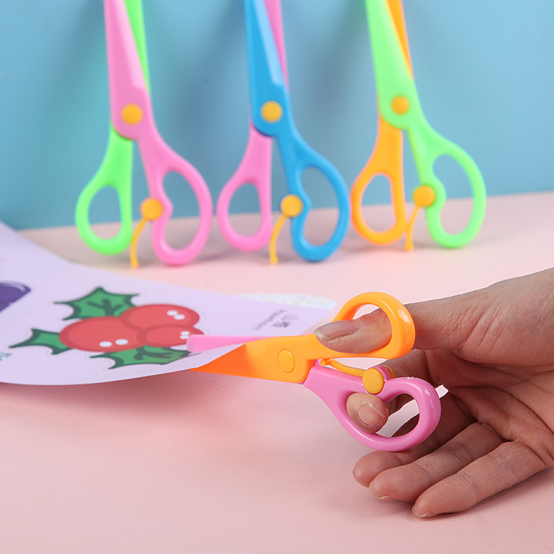 Children's Handmade Safety Scissors Paper-cut Lace Scissors Children's Cartoon Anti-pinch Elastic Plastic Handmade Scissors