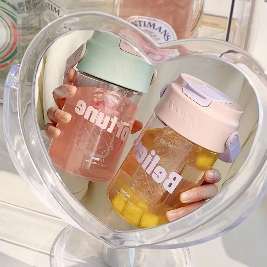 Summer large capacity cup girls high color value portable sports sippy cup new student cup with tea compartment