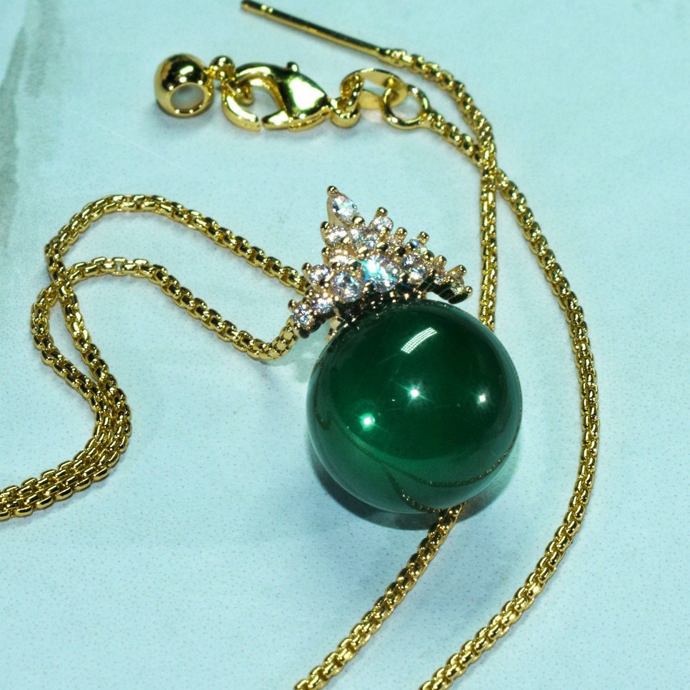 high quality round natural green chalcedony earrings Joker classic green chalcedony earrings factory wholesale fashion new