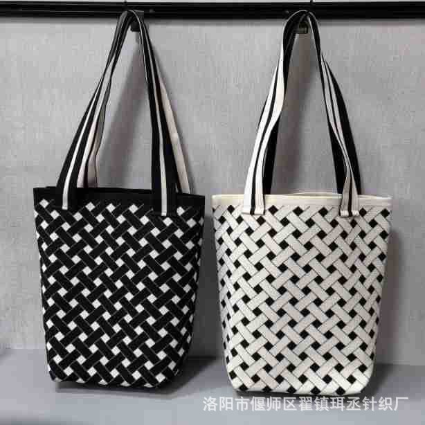 New Women's Bag Woven Geometric Pattern Knitted Shoulder Bag, Versatile and Fashionable Cross-Body Bag for Going Out, Large Capacity Women's Bag
