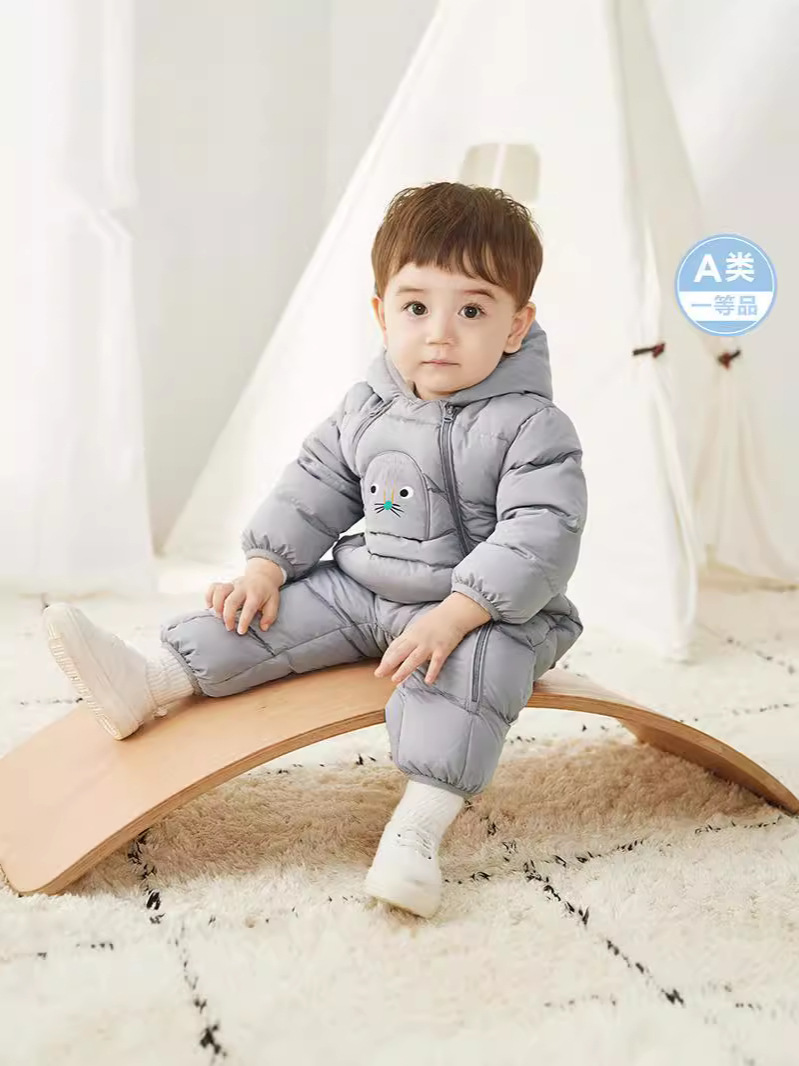 2024 New Baby's Down Jacket Clearance Boys' and Girls' Hug Clothes Thickened Climbing Clothes