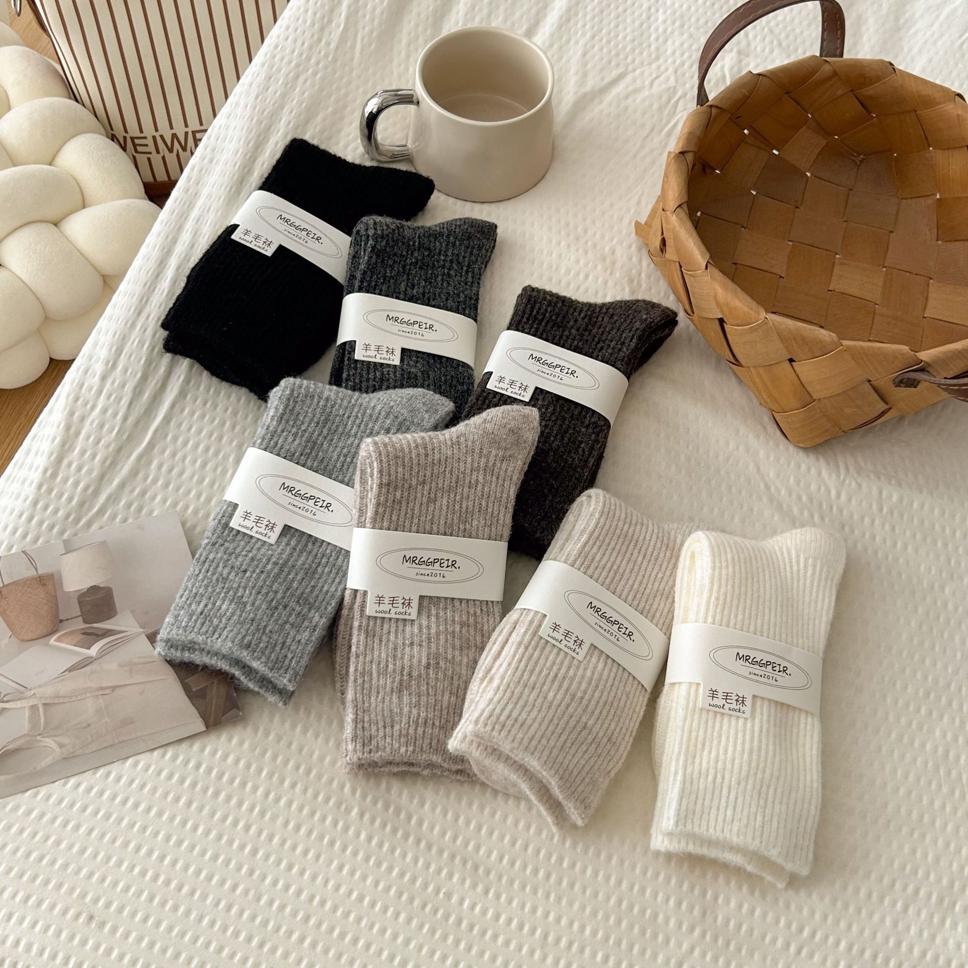 Solid Color Warm Wool Mid-Calf Socks for Women, Thin Striped College Style Slouch Socks, Autumn and Winter Thickened Socks