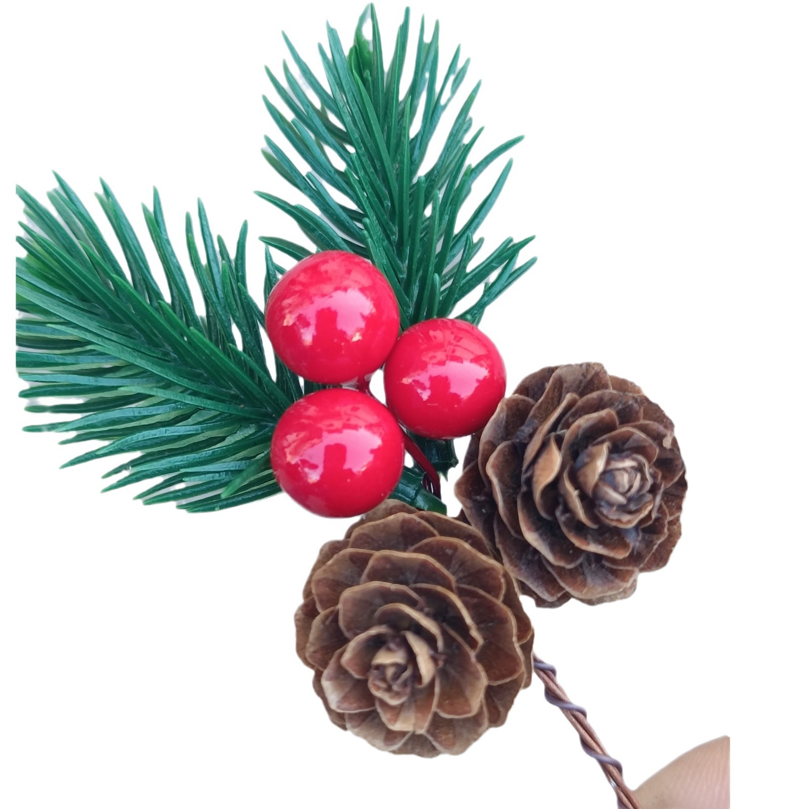 Christmas Pine Needles and Pine Cones Artificial Pine Needle and Pine Cone Ornaments Mini Gift Box Accessories Plastic Pine Cone Ornaments
