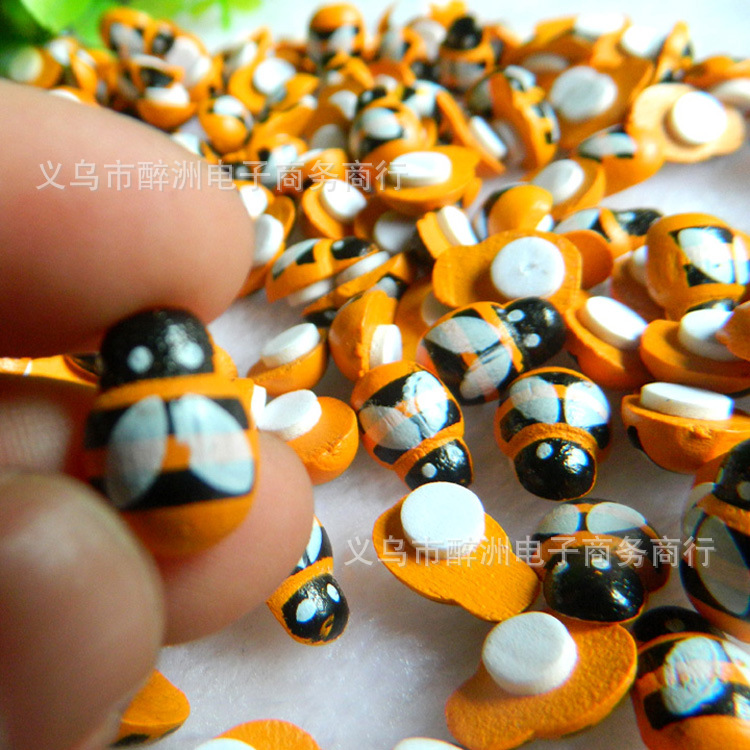 Factory Direct creative seven-star ladybug wooden beetle micro landscape cartoon wooden animal color ornaments