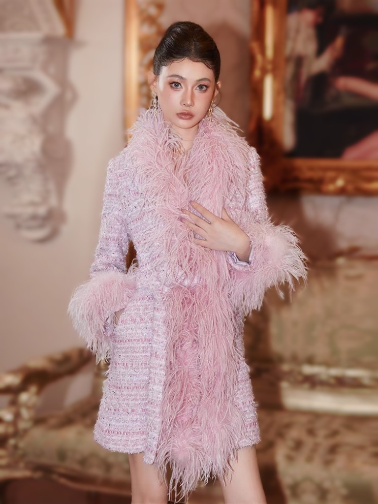 Социальная Одежда Частного Лица Темперамент Простой Пудровый Пуховик Темперамент Стиль Шанель Женский 2024 Французский Тяжелая Промышленность Мао Мао Топ