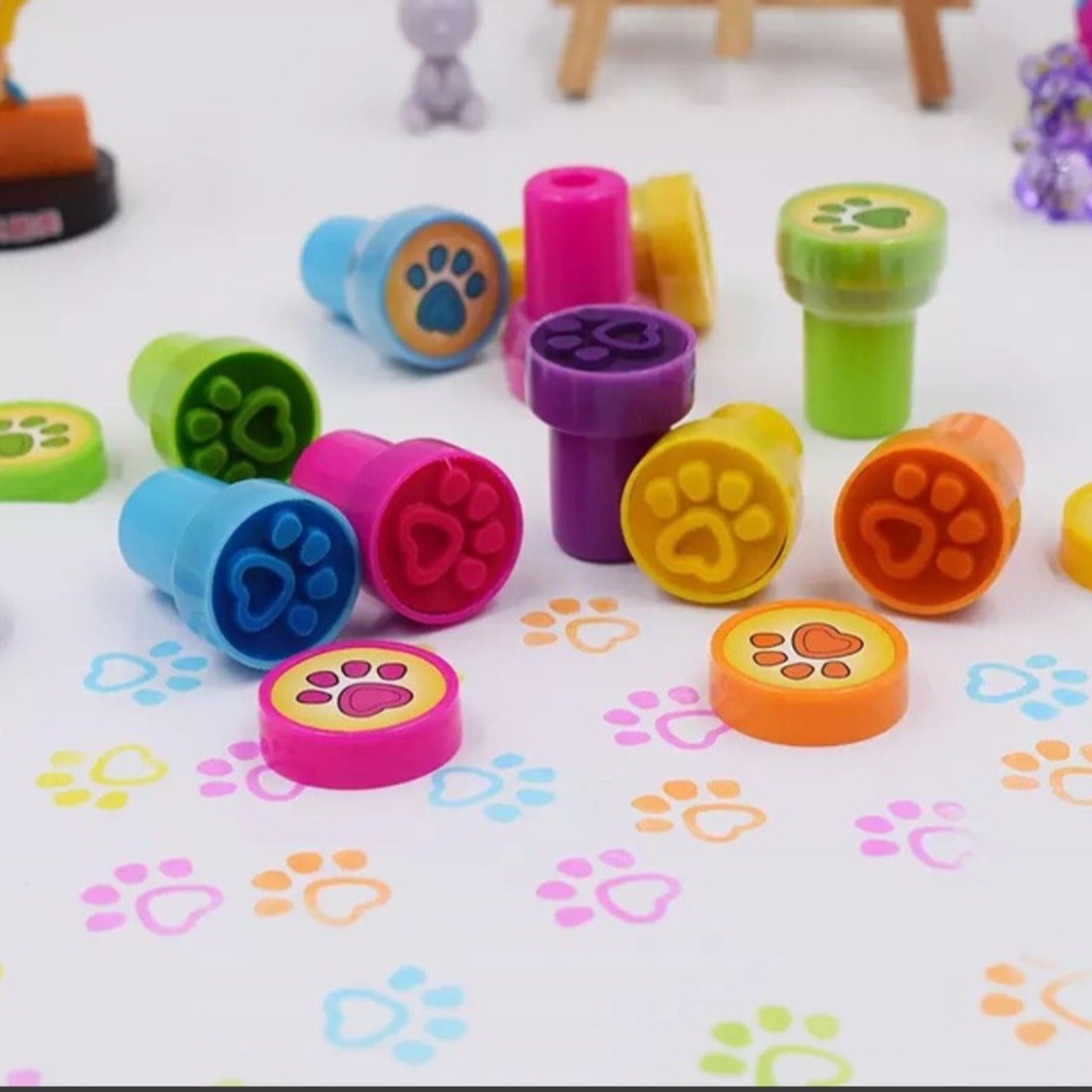 Мультяшная печать с узором лап животных, цилиндрическая пластиковая игрушка для наград учителя в детском саду