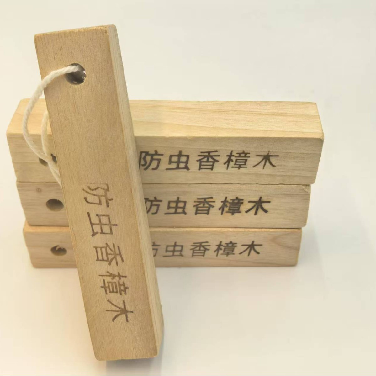 Insect-Proof Camphor Wood Strips, Camphor Blocks, Camphor Balls, Wardrobe Moisture-Proof and Moth-Proof Camphor Wood Strips, Bulk Anti-Cockroach Hanging Sachets