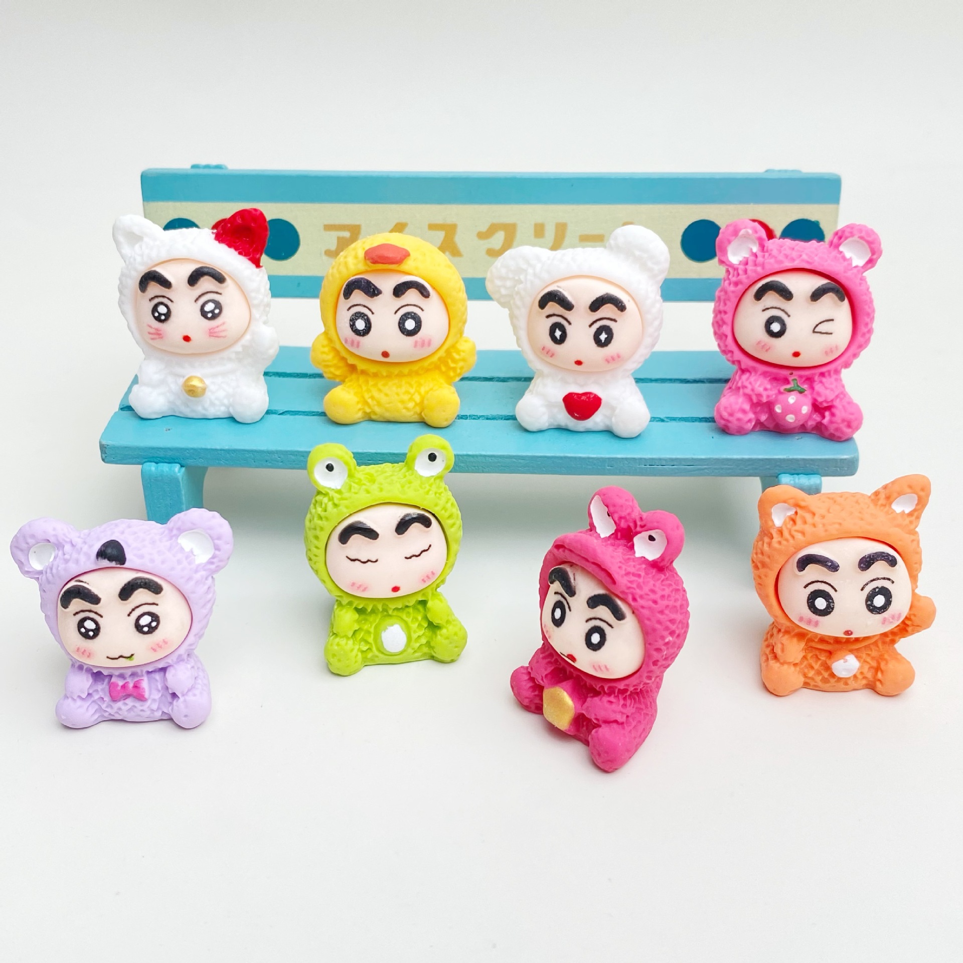 Medium-Sized Solid Color Animal Shin-Chan Resin Cute Cartoon Figurine Creative Small Doll Live Blind Bag