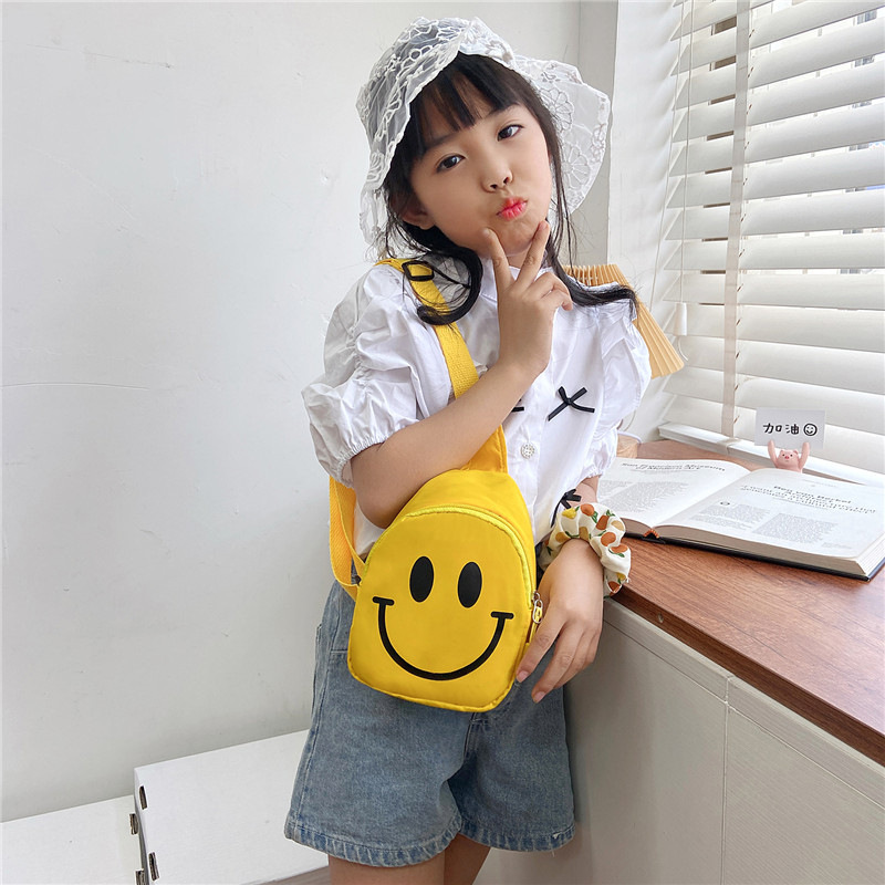 Fashionable simple smiley face chest bag new infant shoulder small shoulder bag boys' sports outdoor fashion all-matching bag