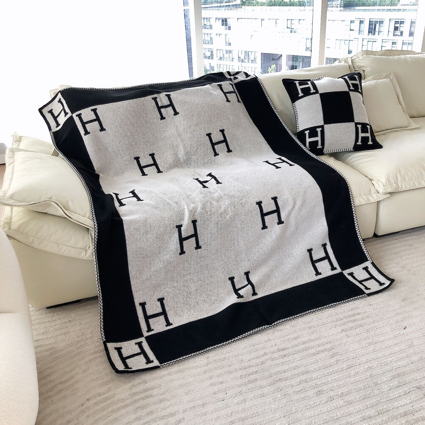 Amazon Cross-Border H Cashmere Blanket Sofa Blanket Office Single Nap Air Conditioning Wool Airplane Blanket