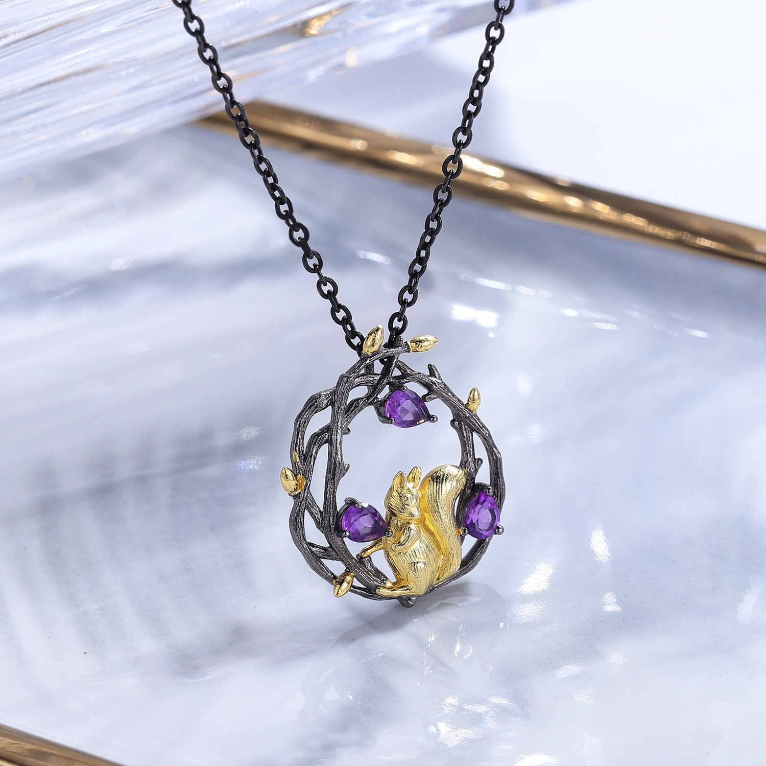 Original design natural crystal transparent glow garnet necklace 925 sterling silver squirrel pendant niche high-end jewelry